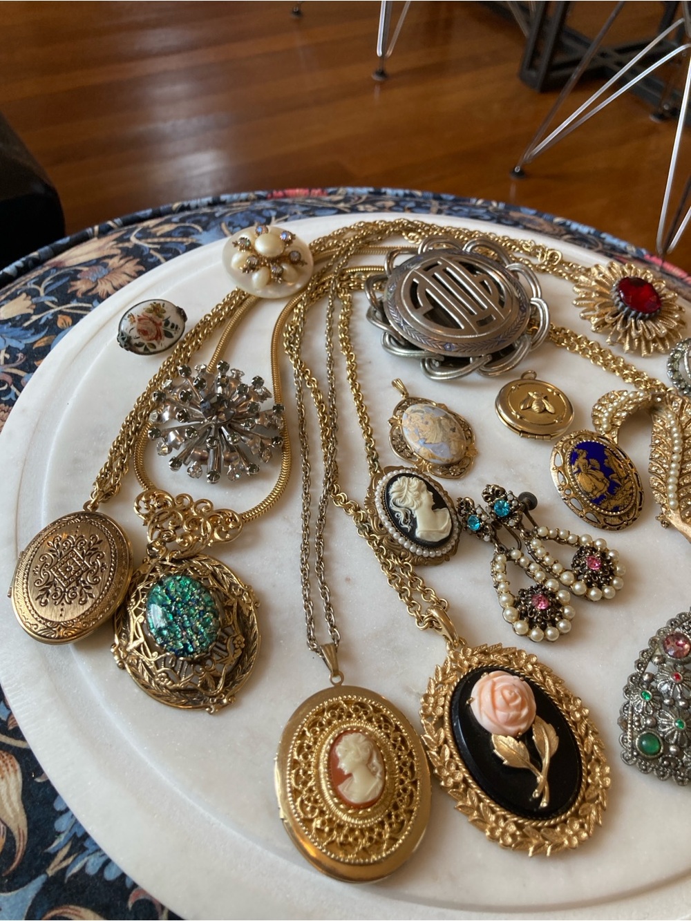 Vintage, Mid-Century & Art Deco Costume Jewelry Lot - Picture 3 of 12
